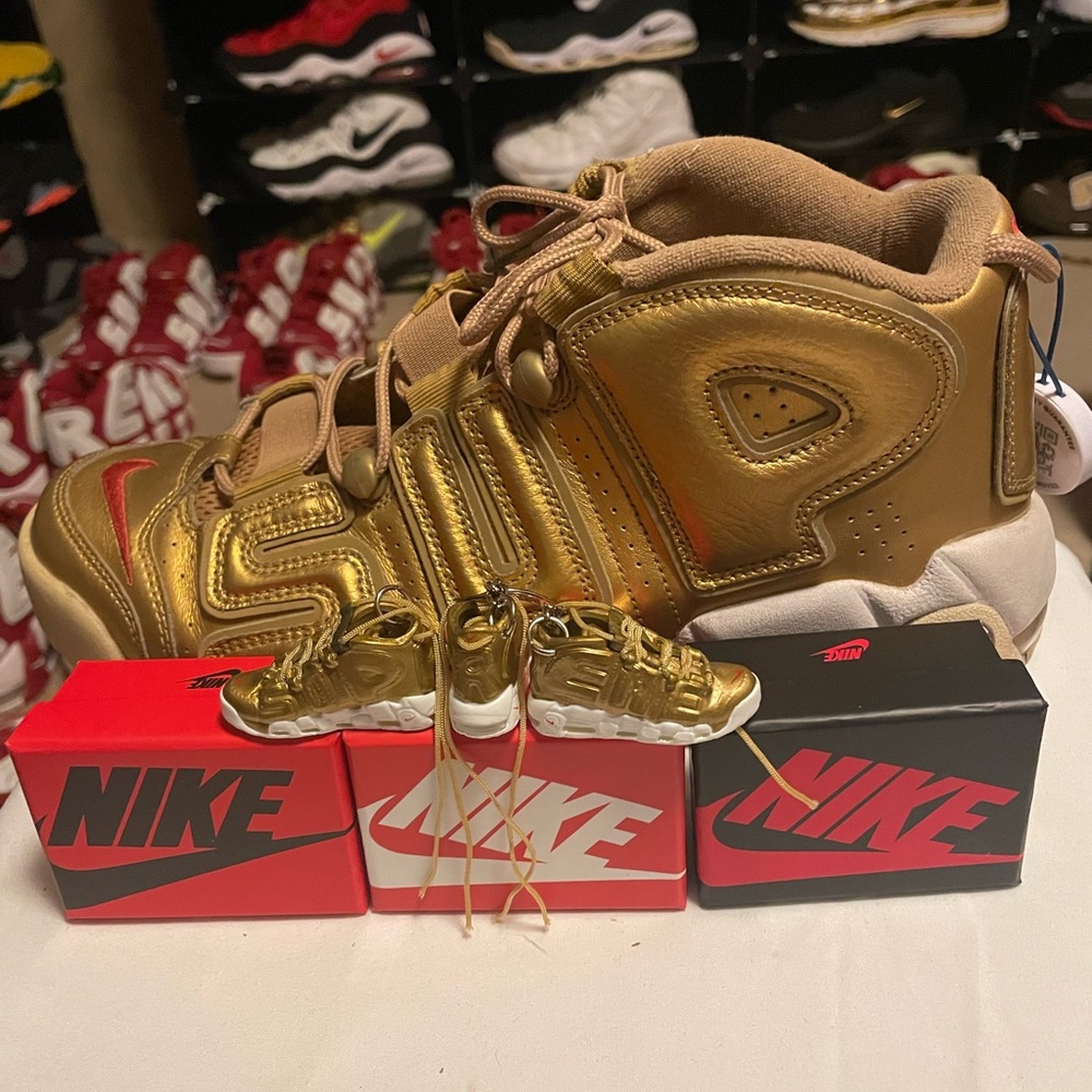 Nike mini Air More Supreme Uptempo keychain with mini Shoe Box